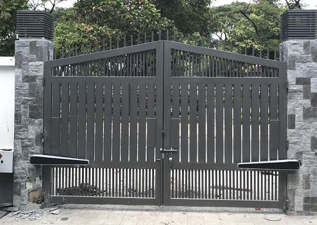 Lắp đặt thiết bị cổng tự động
