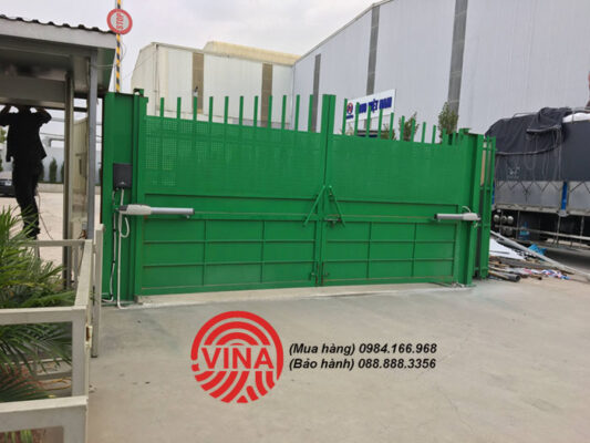 Cổng-mở-cánh-tay-đòn-TMT-MASTIFF-ĐÀI-LOAN
